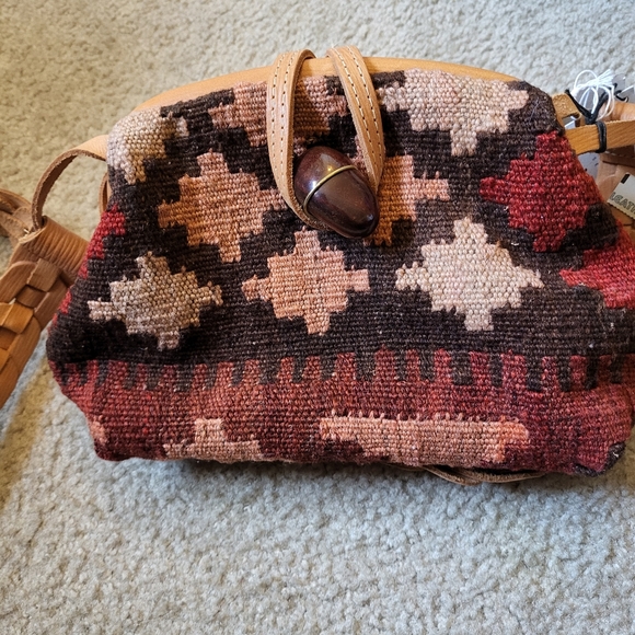 NWT kilim hand woven rug bag genuine vegetable leather made in USA - Picture 10 of 13